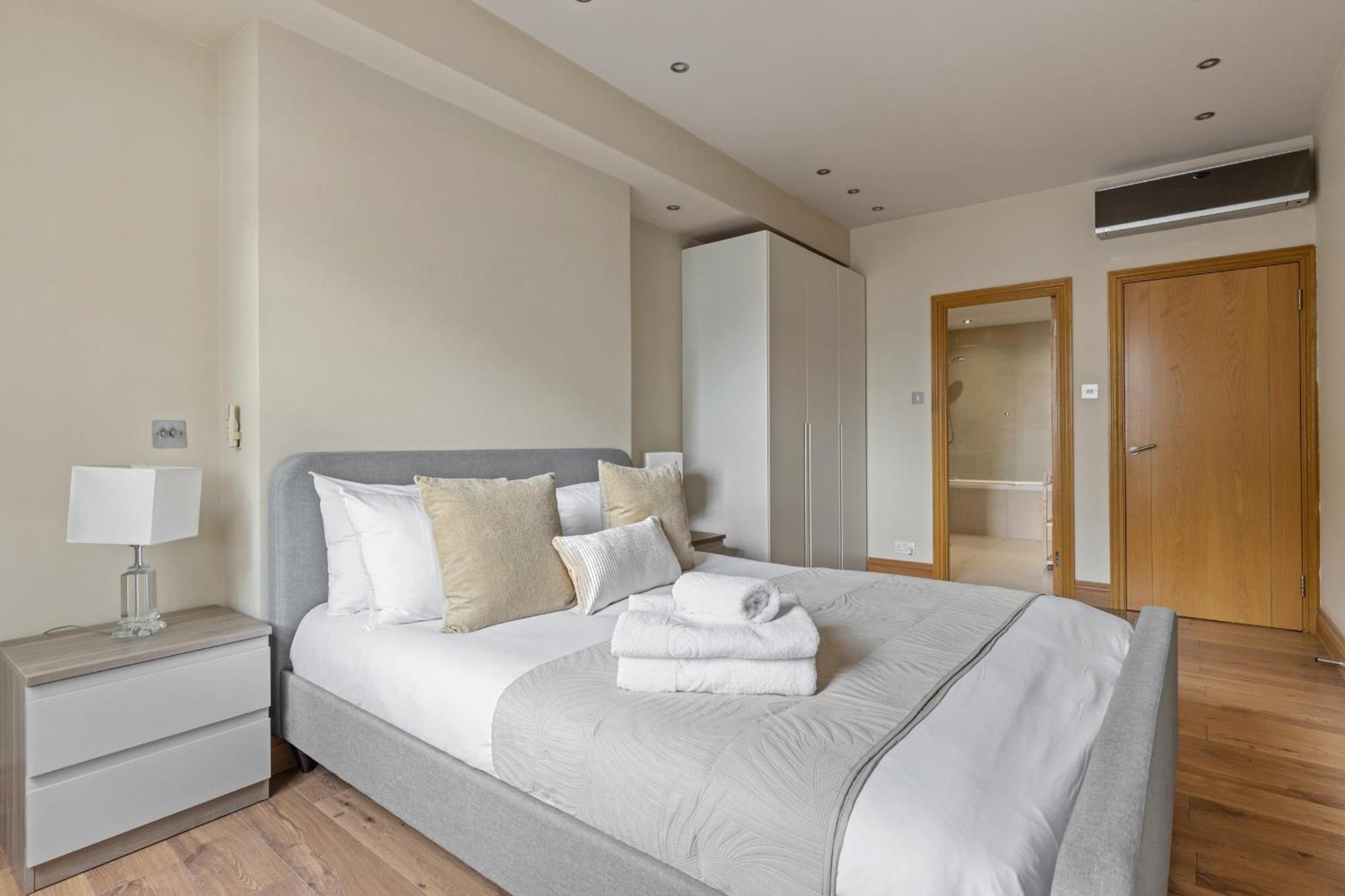 Enchanting Hideaway - La Reserve South Kensington ロンドン エクステリア 写真